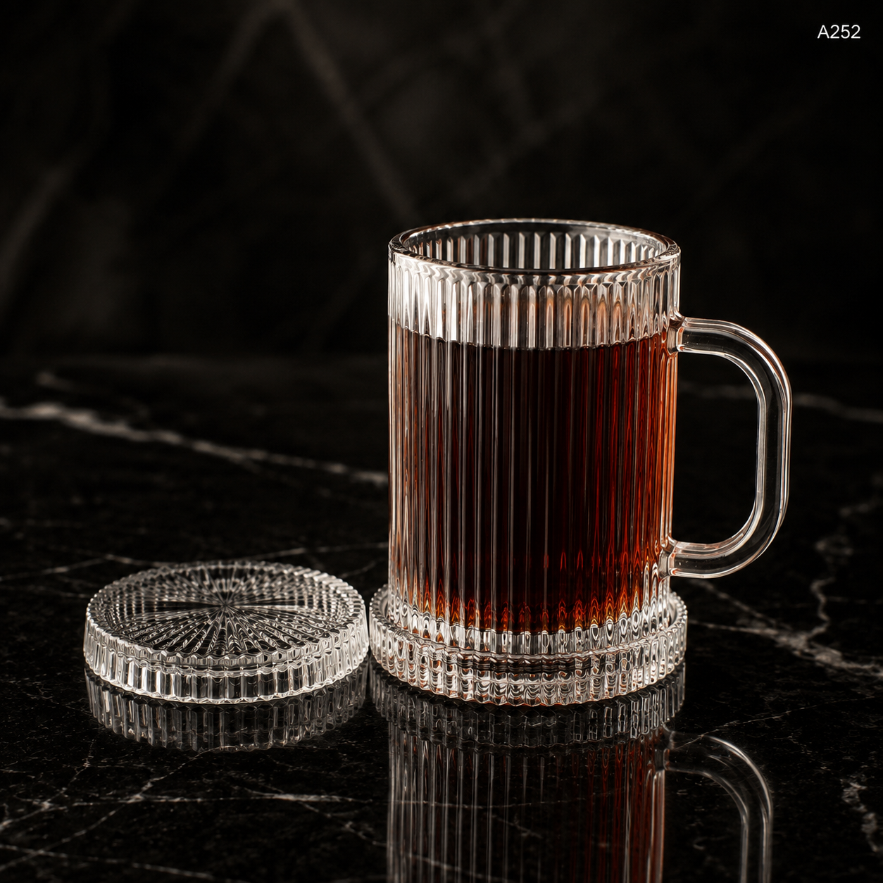 A252 elegant coffee cup with glass lid use case