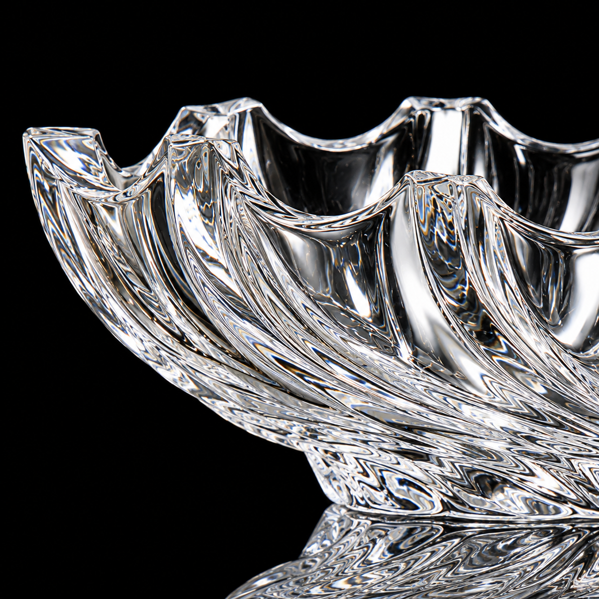 Crystal swirl fruit bowl detail