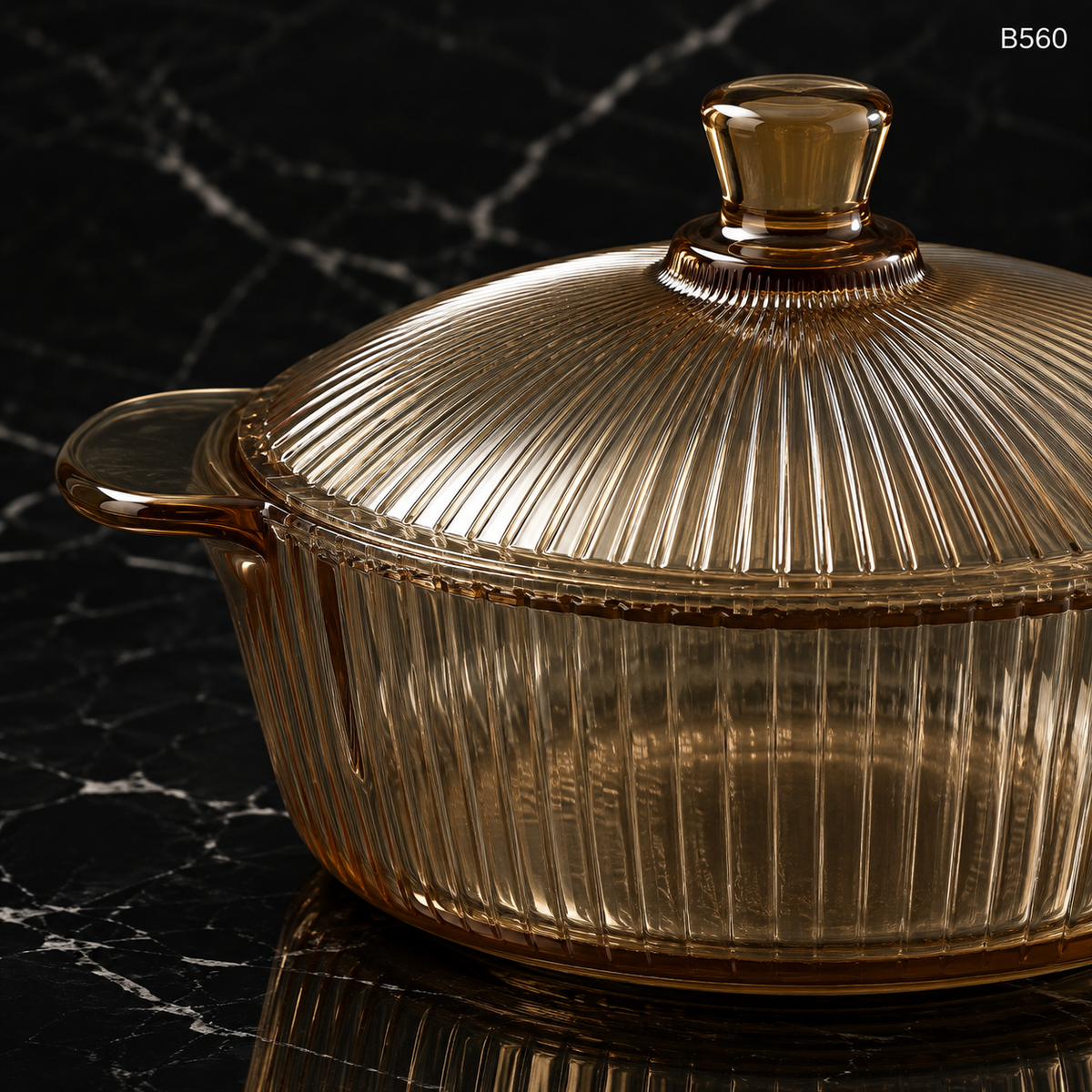 B560 tempered glass casserole close-up glass detail