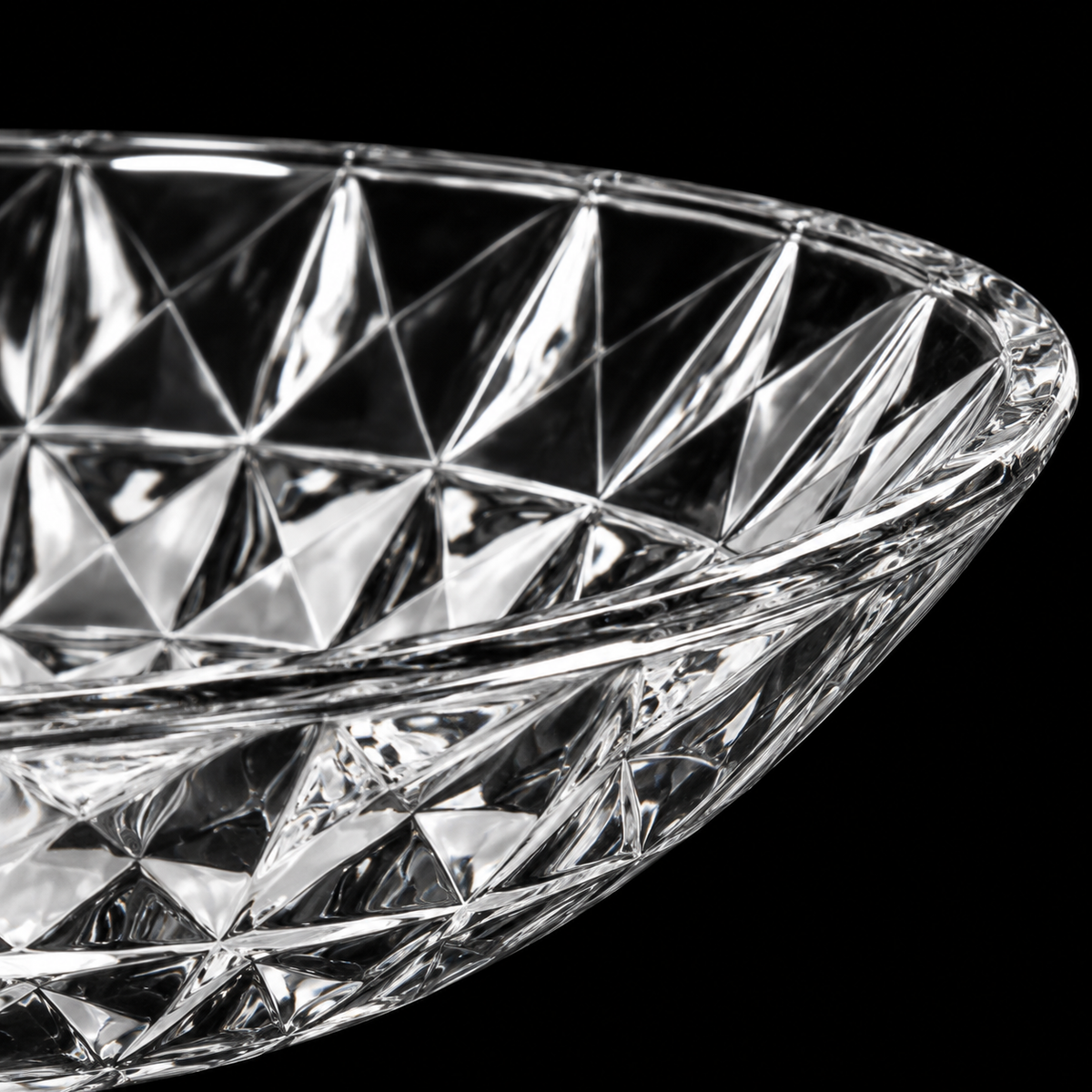 B-916 diamond facet detail close-up
