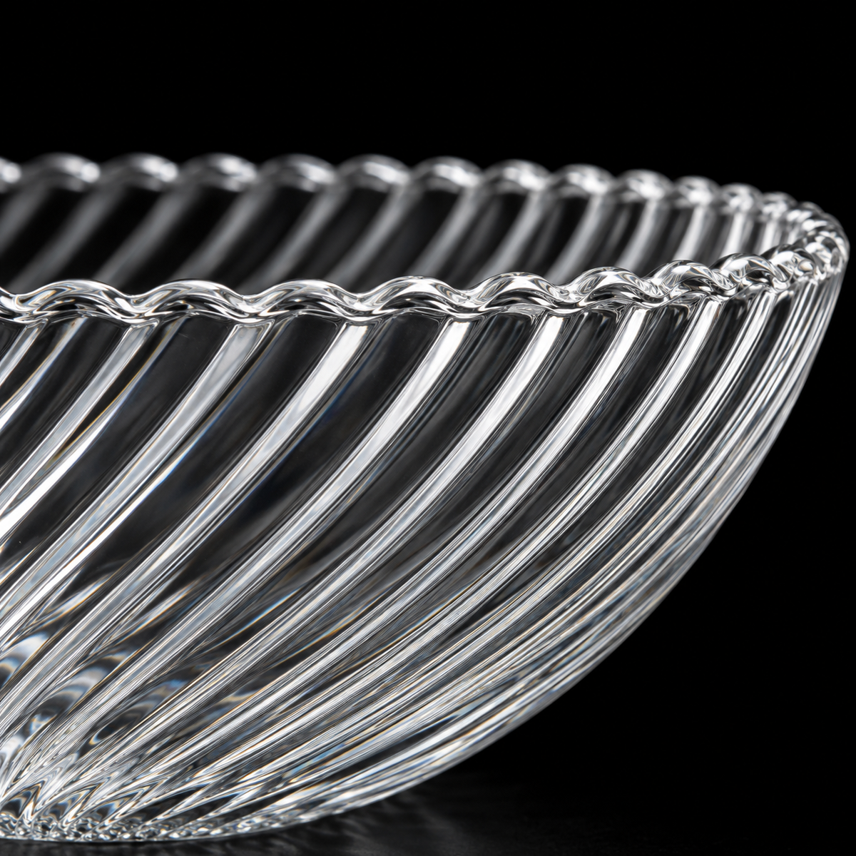 B-917 fruit bowl beaded rim and swirl close-up