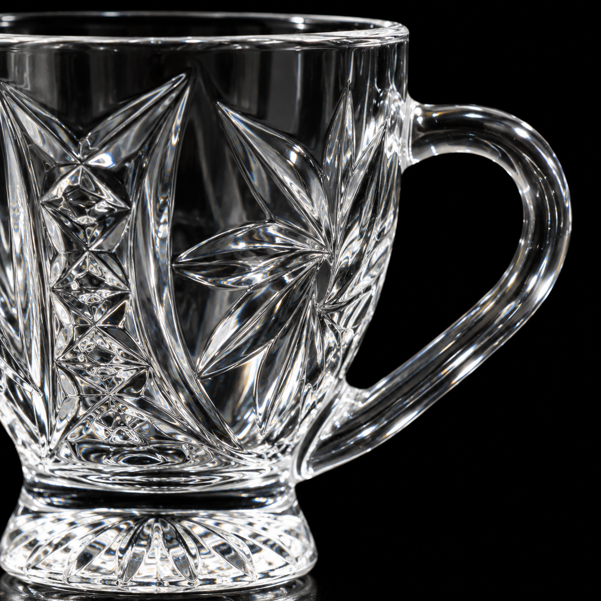 Close-up of the leaf and star cut pattern and handle