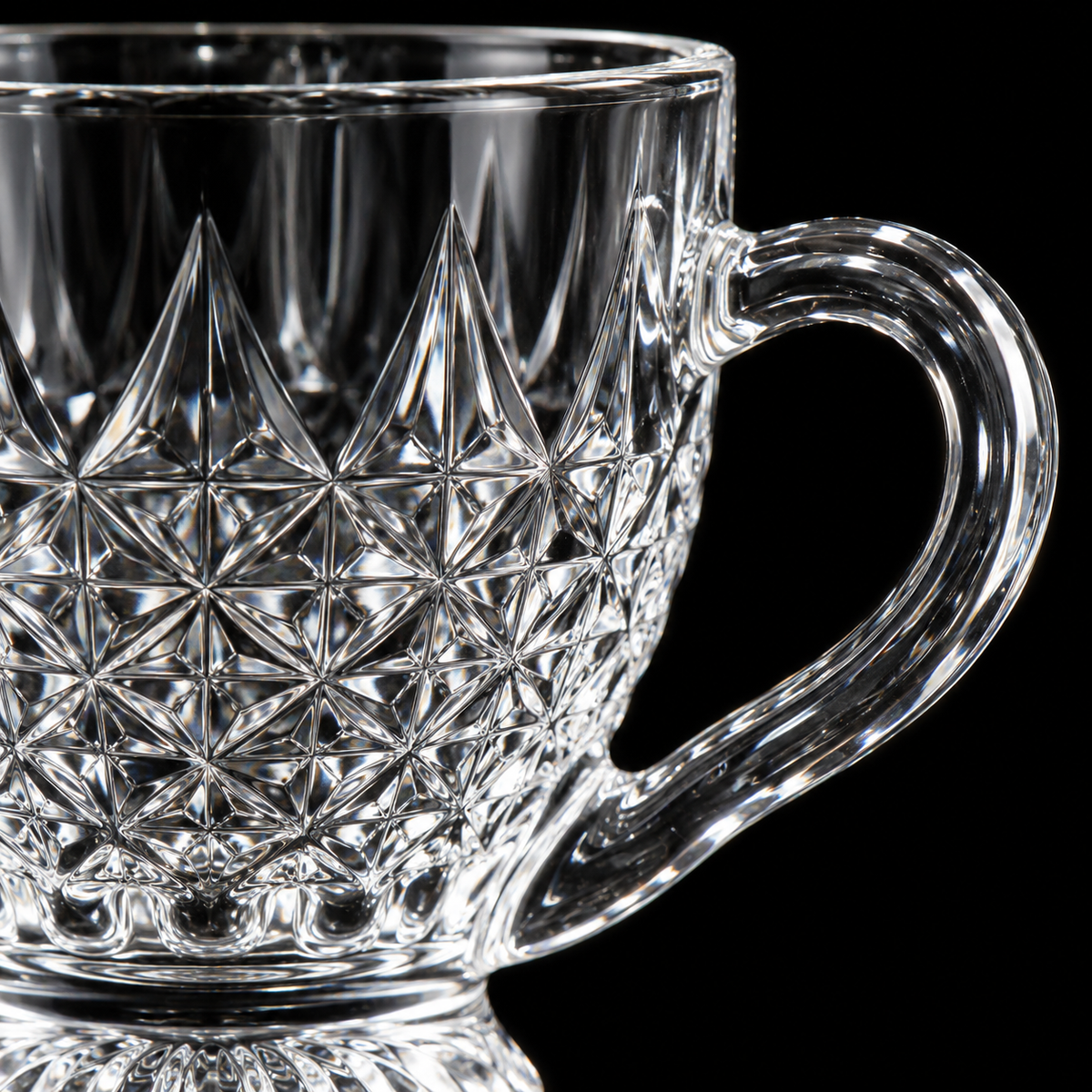 Close-up of the diamond lattice cut and handle