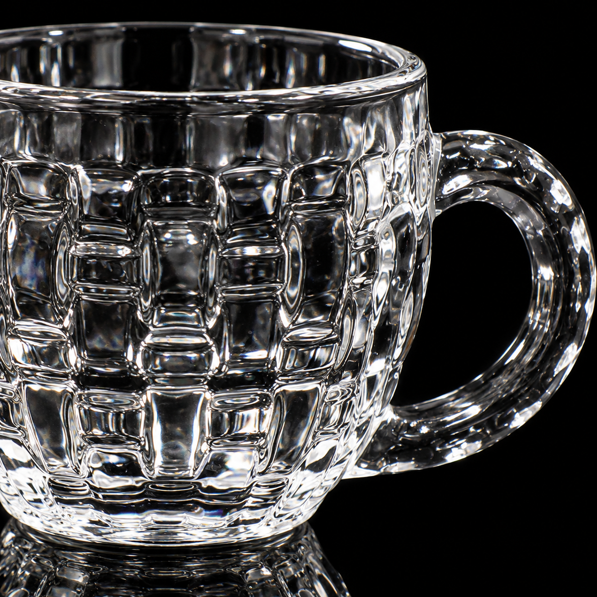 Tea Cup with Handle detail