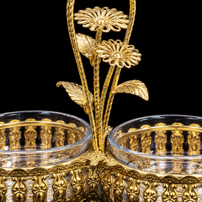 Close-up of the gold flower handle and filigree