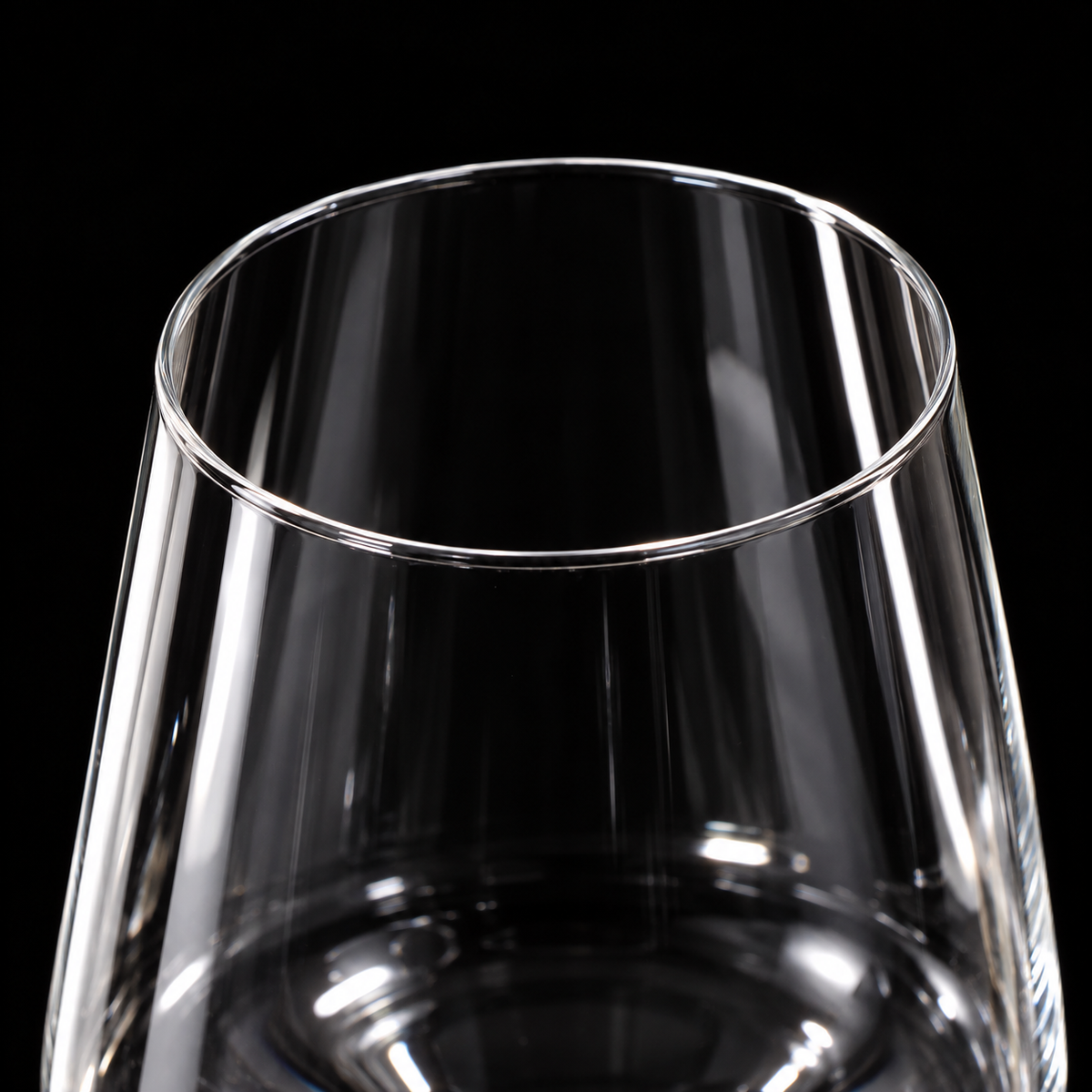 Close-up of the thin rim