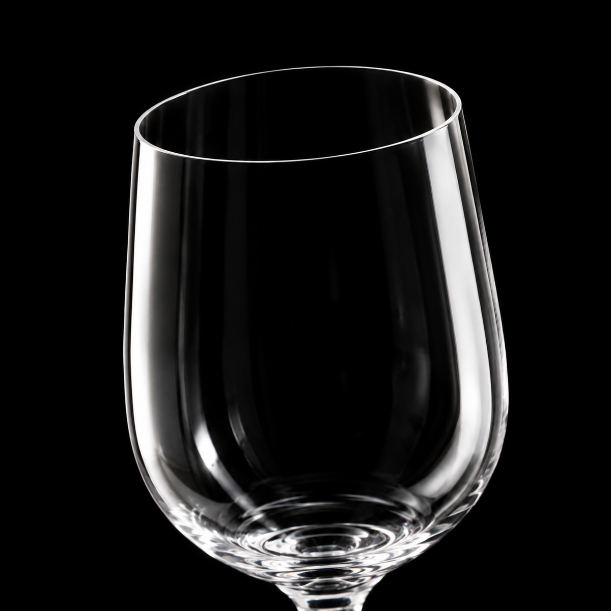 Close-up of the thin crystal rim