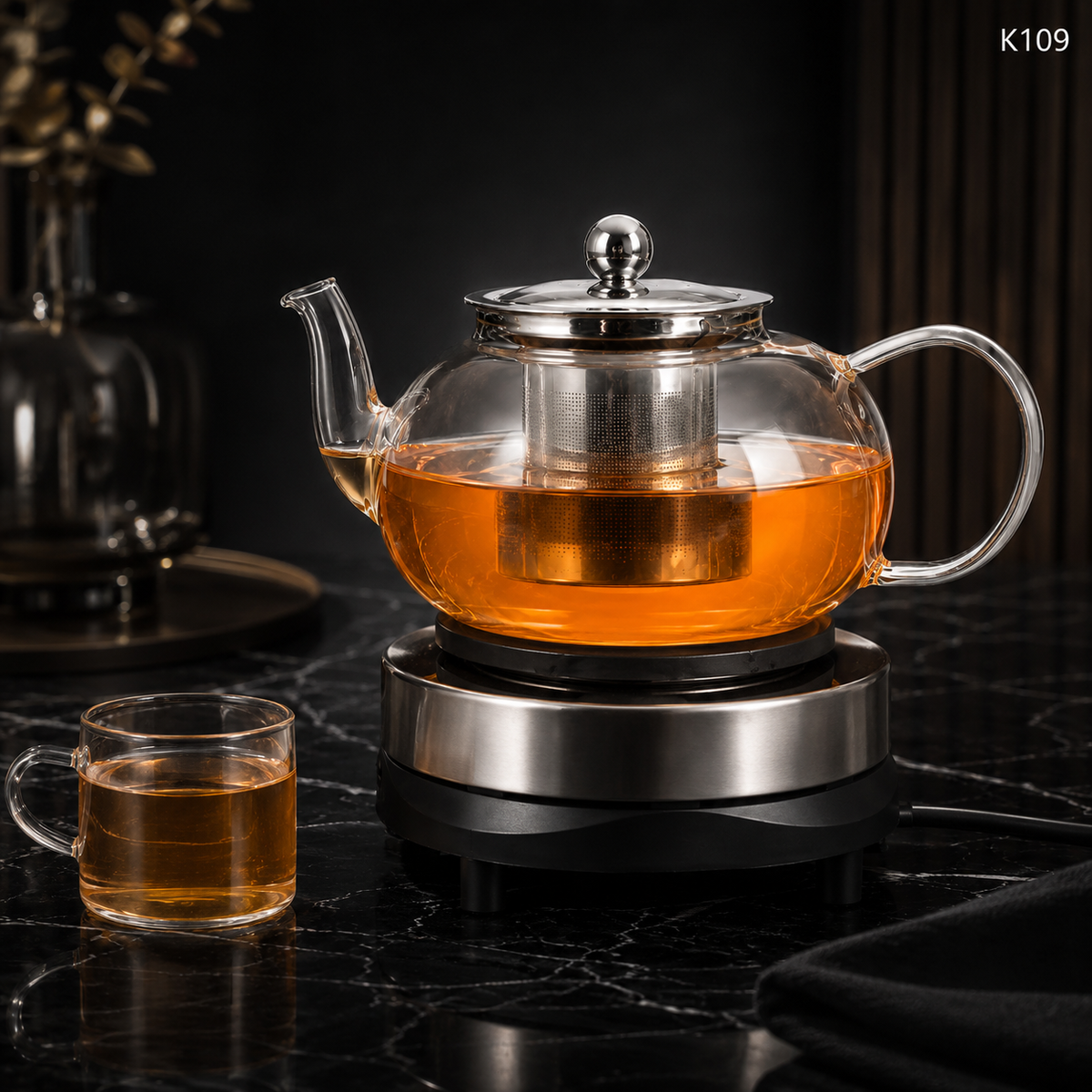 K109 glass teapot lifestyle image