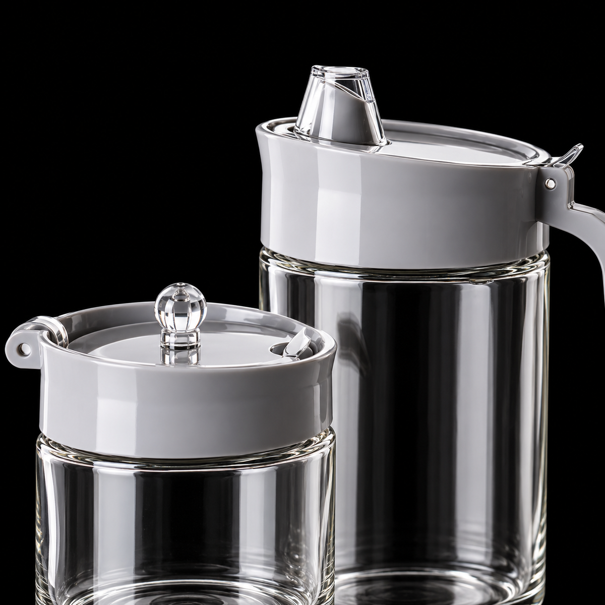 K-117 close-up of flip-top and spout lids