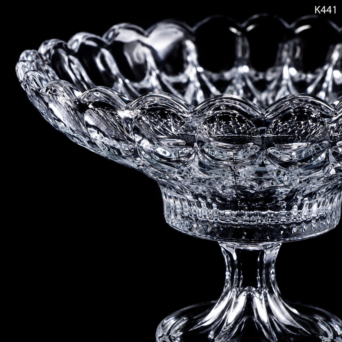 K441 crystal serving bowl close-up glass detail