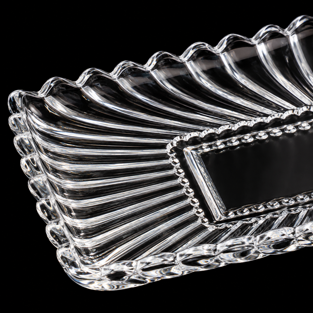 Crystal tray rim close-up