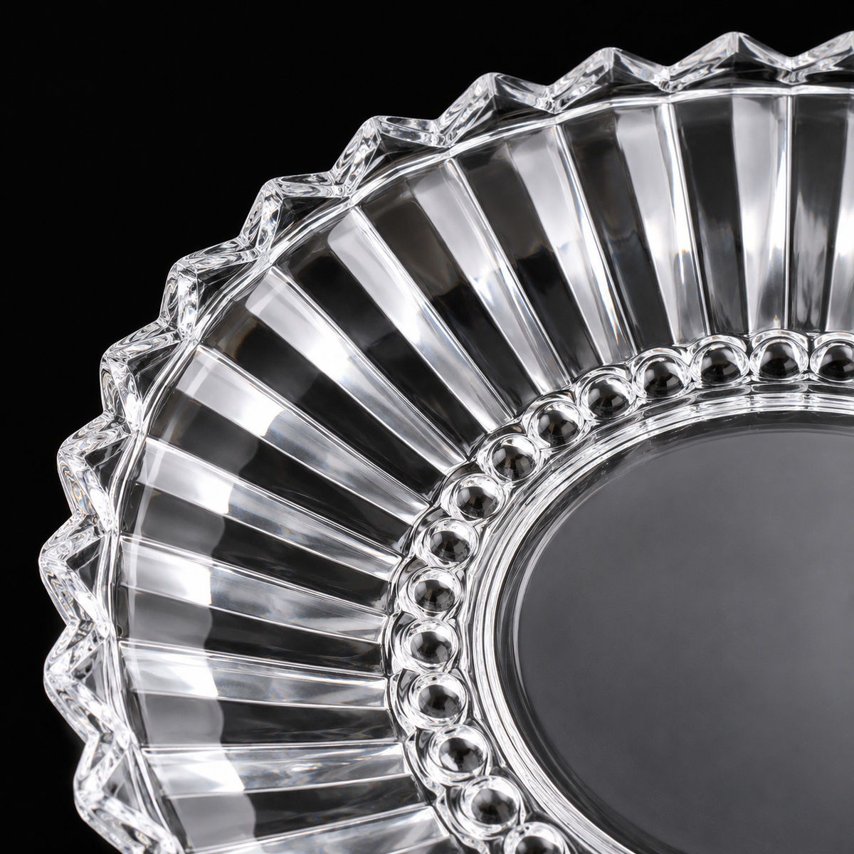 Crystal plate rim close-up