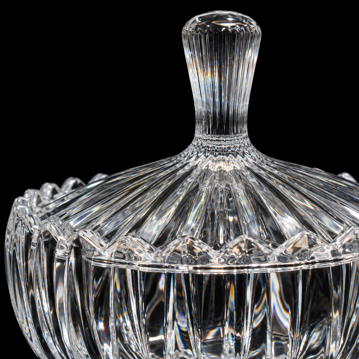 K-470 cut crystal detail close-up