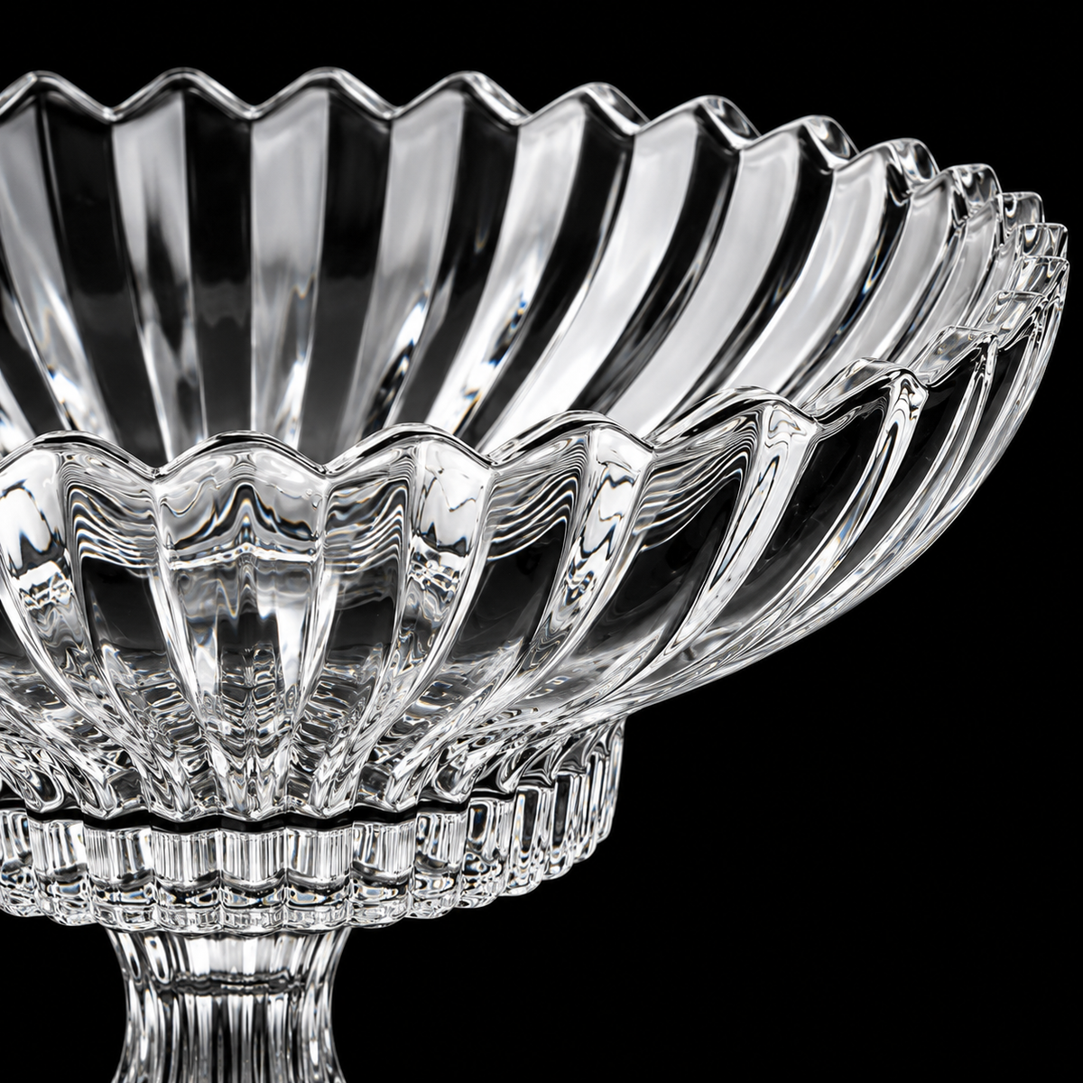K-475 cut crystal detail close-up