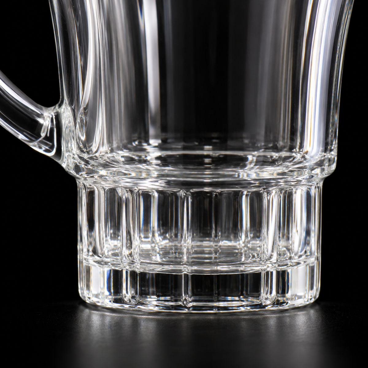M-104 glass mug ribbed base close-up