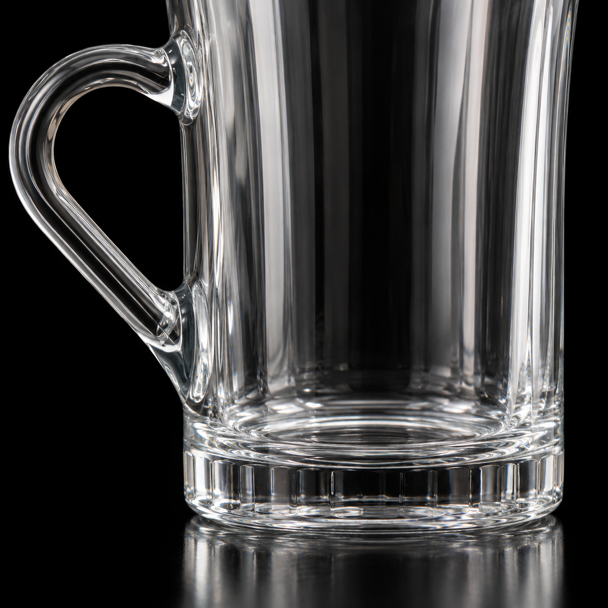 M-109 glass mug fluted base close-up