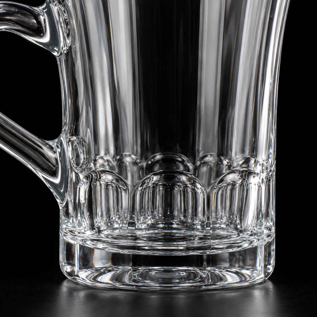 M-113 glass mug fluted base close-up