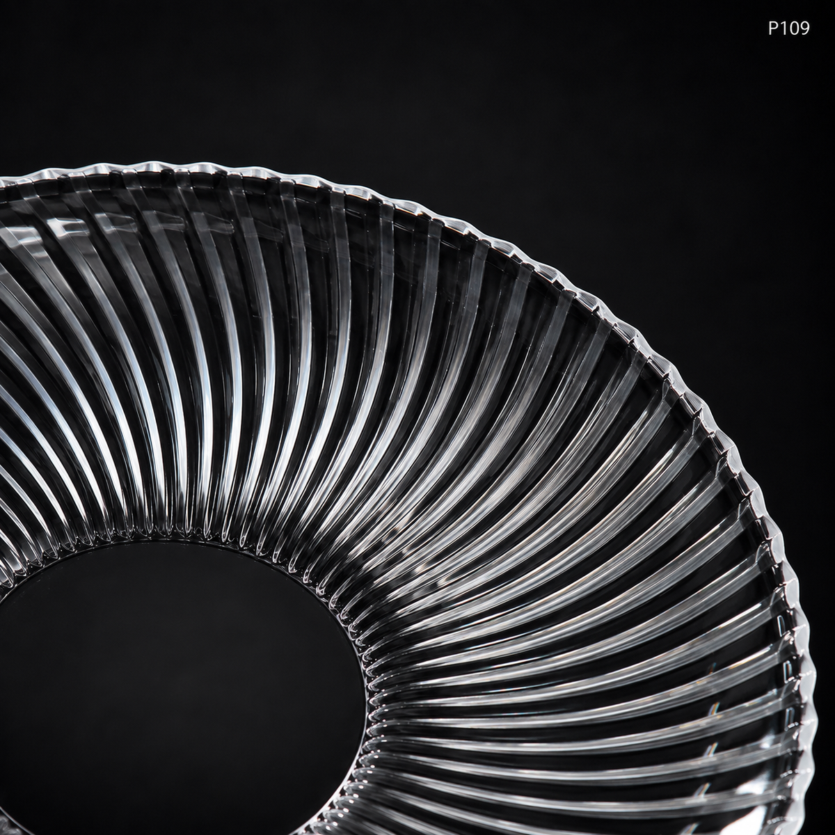 P109 close-up ribbed glass plate detail