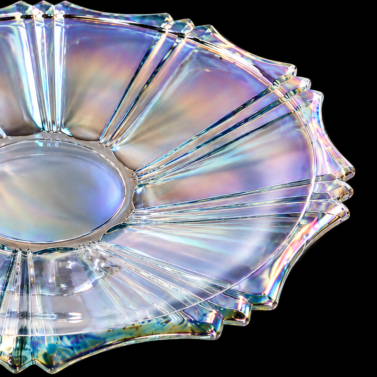 Close-up of the iridescent ribbed rim