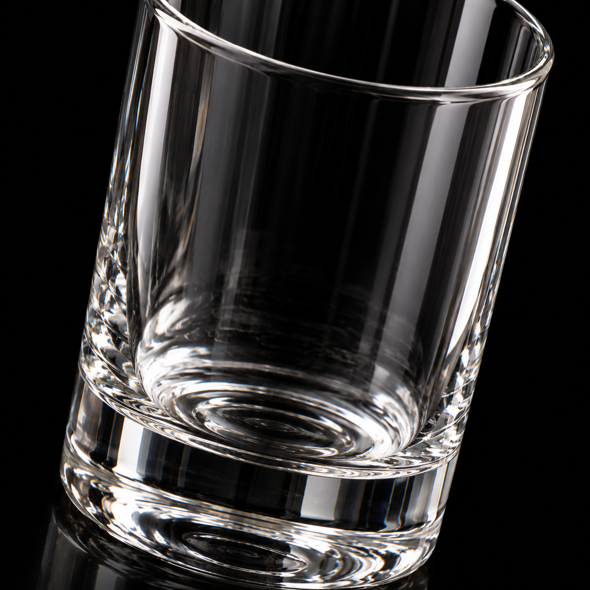 Clear tall highball glass detail