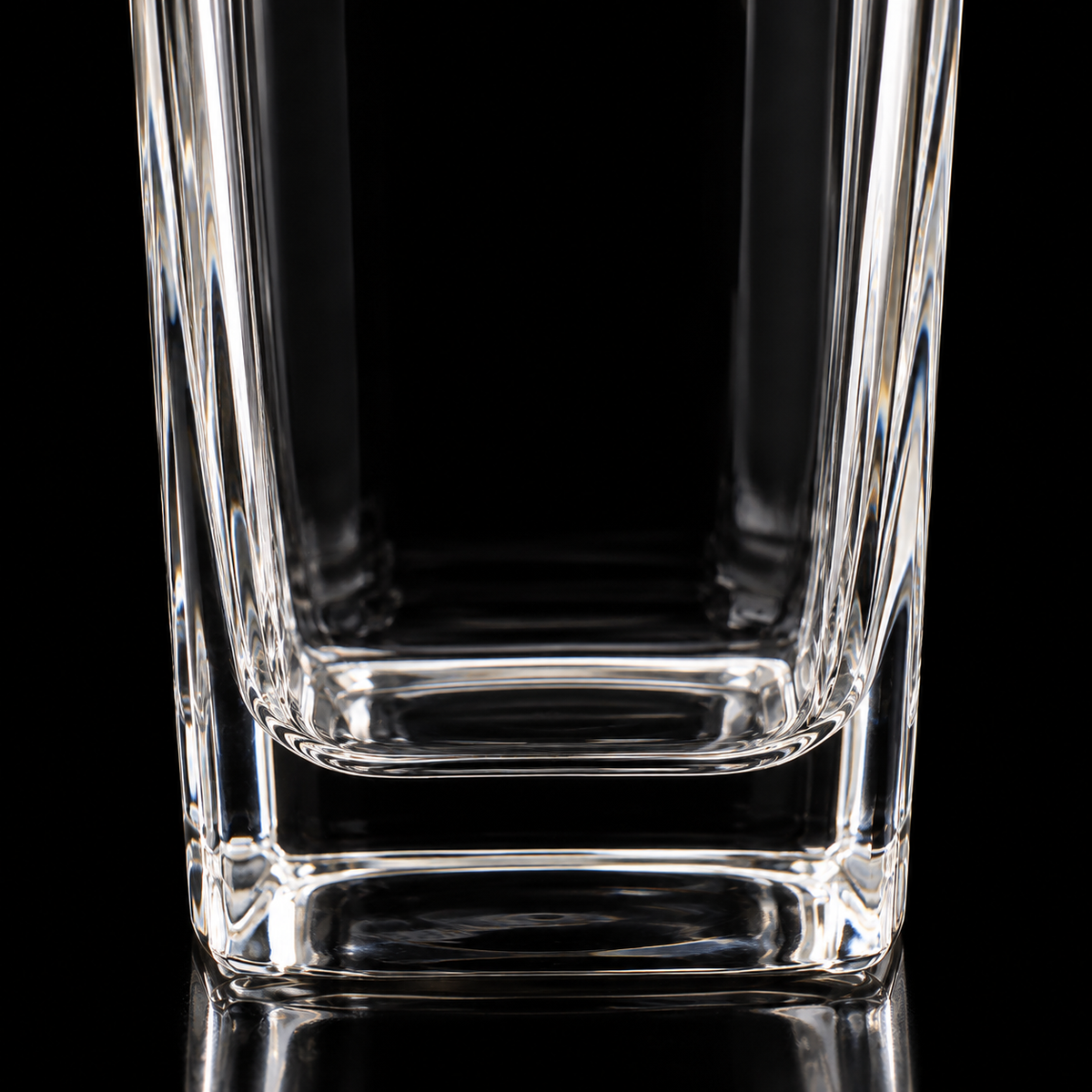 Highball glass base close-up